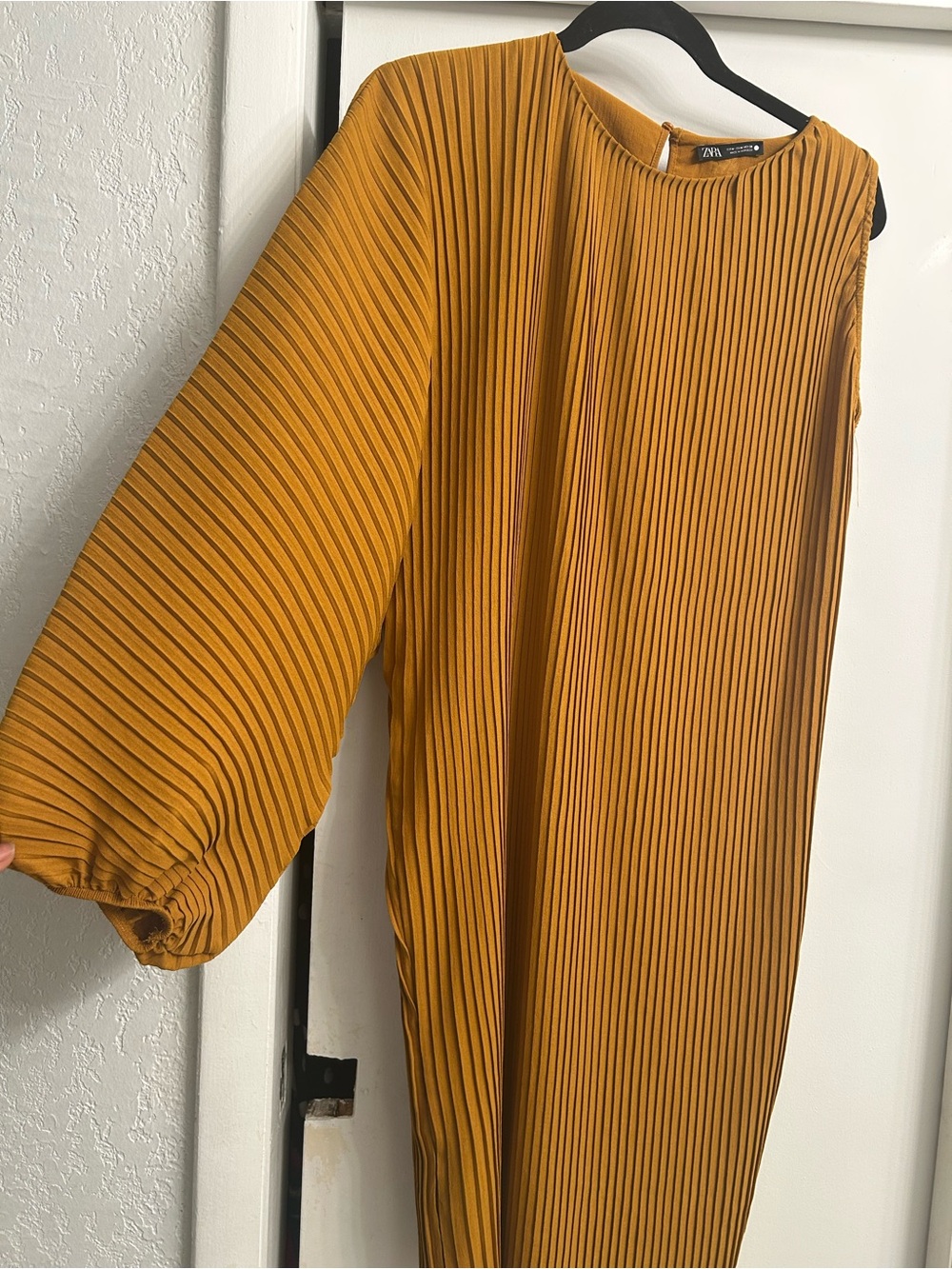 Zara Ribbed Pleat Balloon-Sleeve Tunic in Mustard